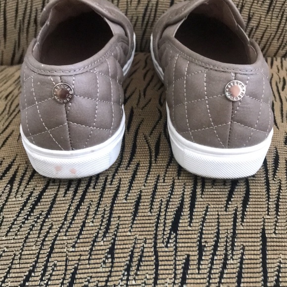 Sold - Picture 3 of 6